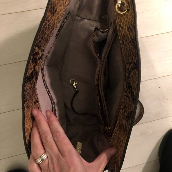 Michael Kors purse - Picture 2 of 7